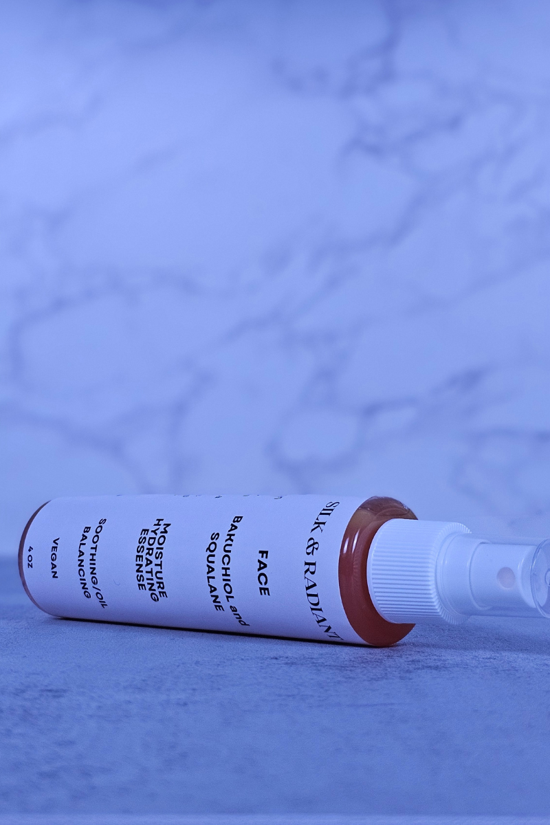 HYDRATING AND SOOTHING GLOW ESSENCE